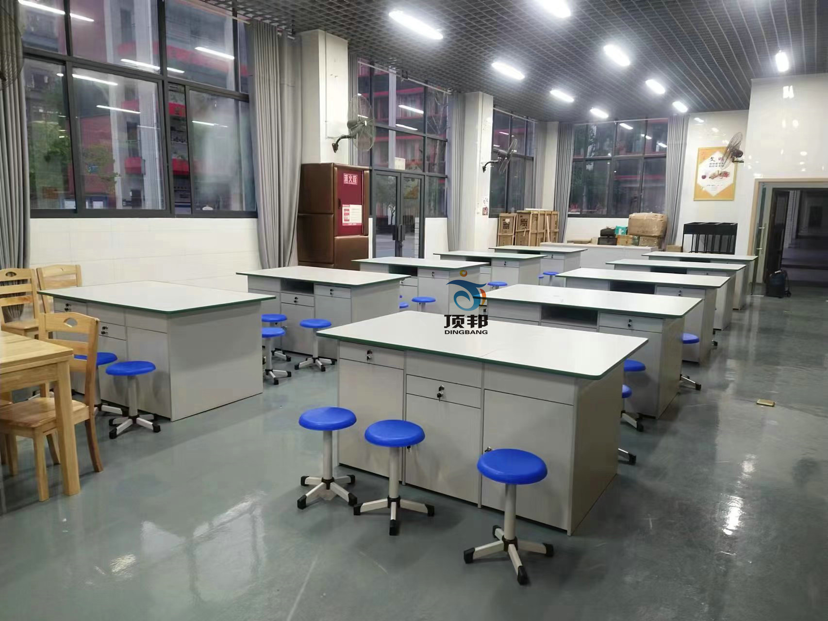 中学劳技室设备(图2) 中学劳技实验台